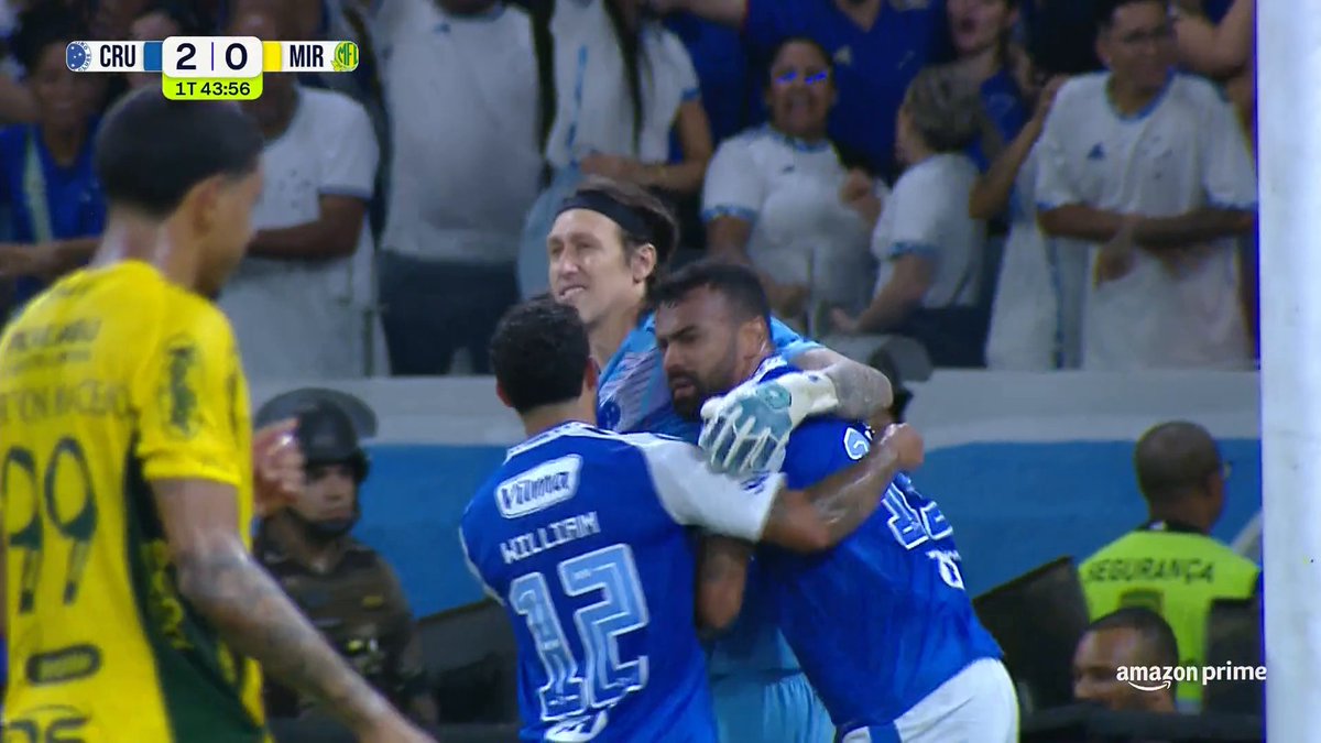 CASSIO DEFENDE O PÊNALTI
