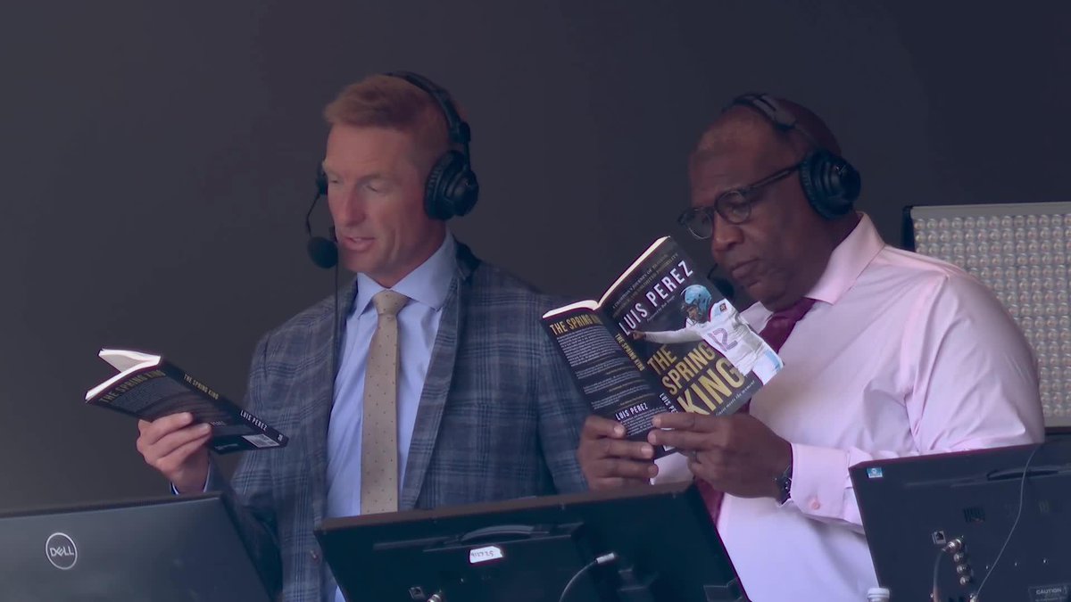 The entire UFLonFOX crew got their hands on Luis Perez's book 'The Spring King' 📚🏈