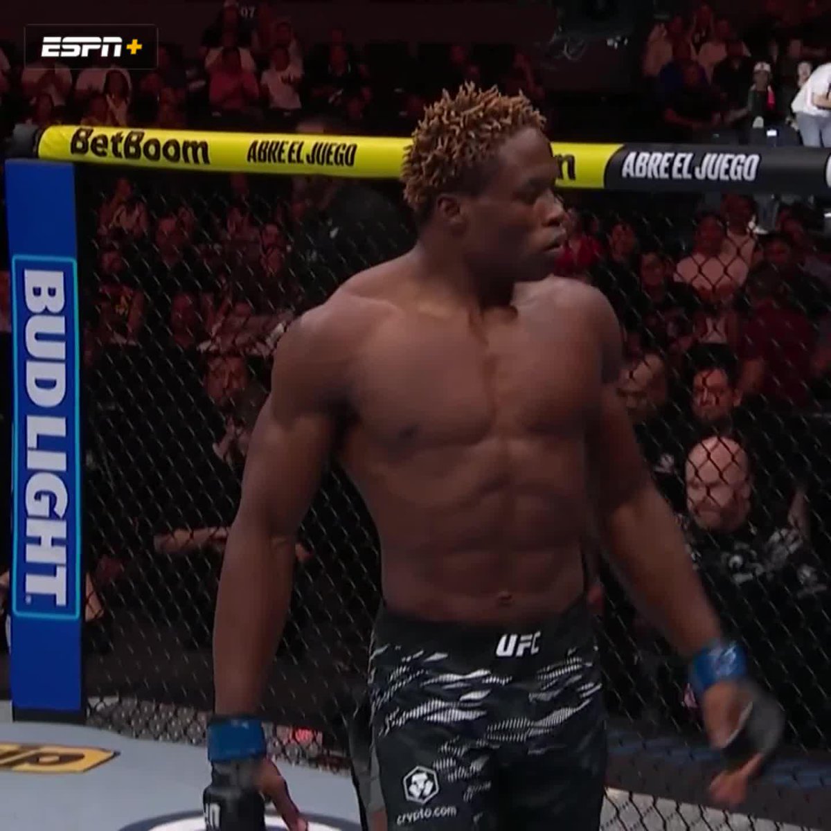 A finish in his UFC debut for Ateba Gautier 🔥 #UFCMexico