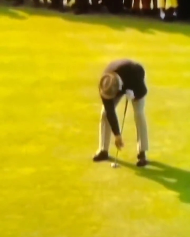 Sam Snead used to putt croquet style. It was banned due to its effectiveness. 🤯 (📹: Society of Golf Historians & Golf Channel)