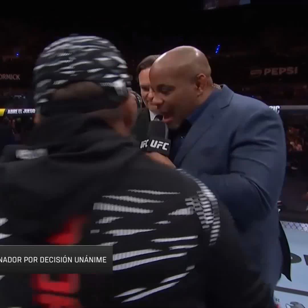 "Esto va para mi raza, mi país y mi familia". 🇵🇪 Kevin Borjas #UFCMéxico