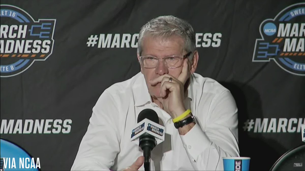 "Did I really say that, that that's the best I've seen her play? That came out of mouth? Well, that's the most I've seen her shoot, and she was really bad defensively, so we can't just let her off the hook that easily" 😂 - Geno Auriemma on Paige Bueckers