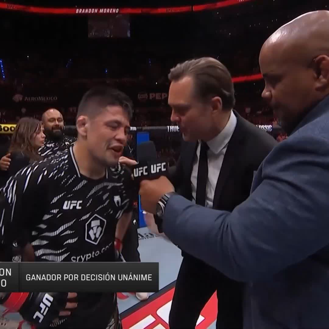 "La victoria es para todos ustedes cab****s. VIVA MÉXICO 🐕" Brandon Moreno #UFCMéxico