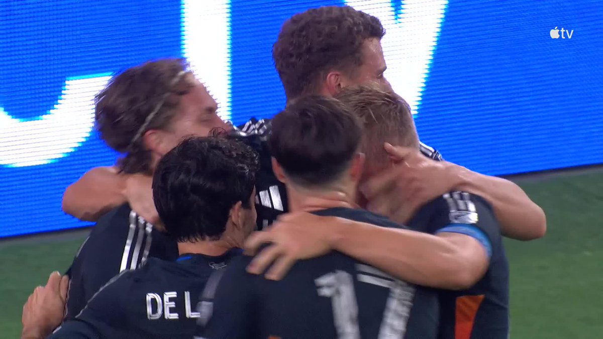 ANYONE KNOW HOW TO SAY GIFT IN FINNISH???? ONNI GIVES US THE 2-0 LEAD