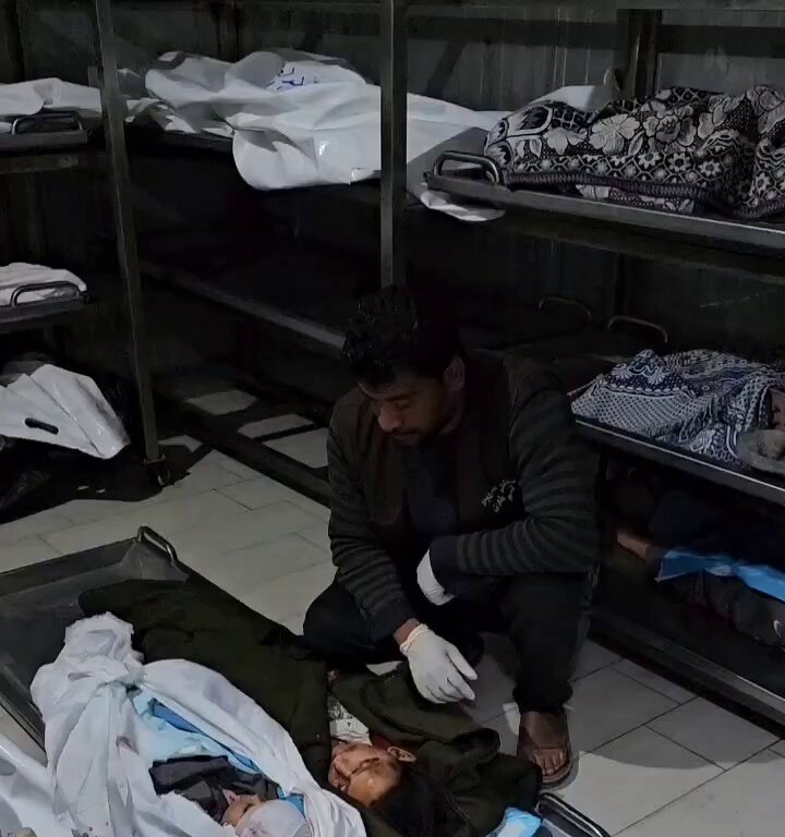 الان وفي أول أيام عيد الفطر المبارك، ارتقى عشرات الشهداء في جنوب قطاع غزة جراء المجزرة الوحشية التي يرتكبها الاحتلال الصهيوني الإرهابي، والتي تتم أمام مرأى ومسمع العالم بأسره. كل الشهداء كانوا من الأطفال، لم تتجاوز أعمارهم العشر سنوات، فكانت قلوبهم الصغيرة أكثر ما تألم،