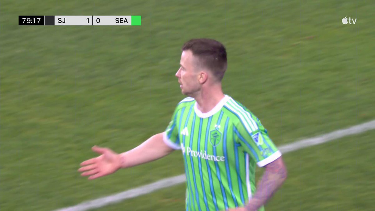 The equalizer for Seattle Sounders FC! Albert Rusnák smashes it home. 💥