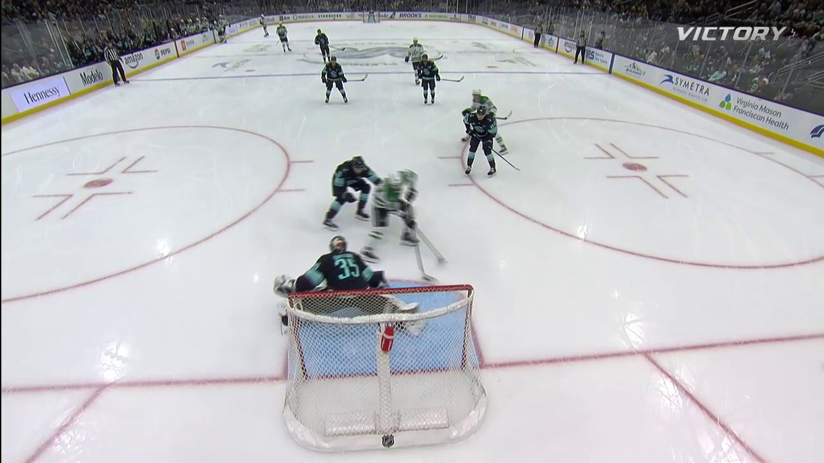 OKAY WYATT... 😮‍💨 This sweet backhand extends the lead for the Dallas Stars!