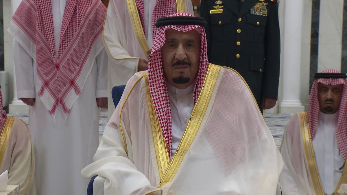 #خادم_الحرمين_الشريفين يؤدي صلاة #عيد_الفطر في قصر السلام بجدة. #هيئة_الإذاعة_والتلفزيون