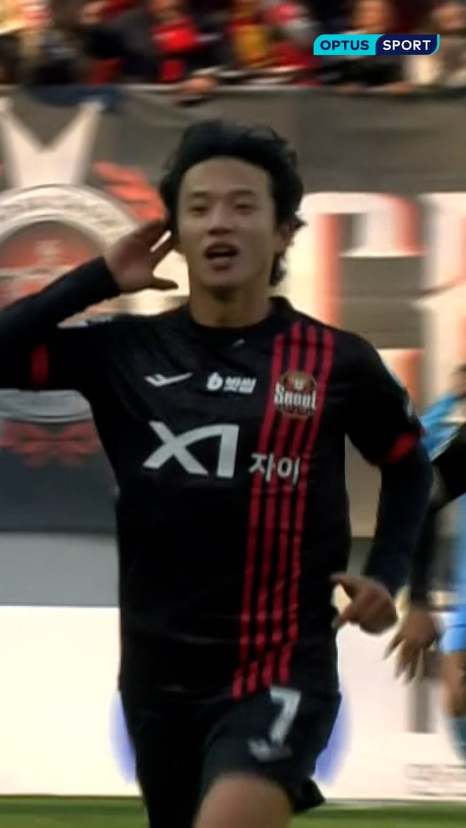 FC Seoul's Seung-Won Jung channelled his inner Adebayor yesterday and ran the whole pitch to celebrate his goal in front of his former team's away fans 😂 🎥 Optus Sport