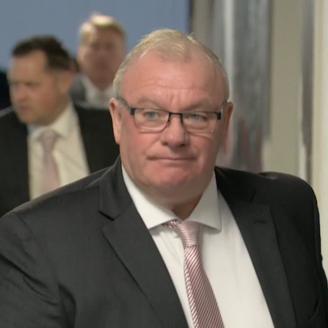 BREAKING: Rotherham United have sacked manager Steve Evans 🚨