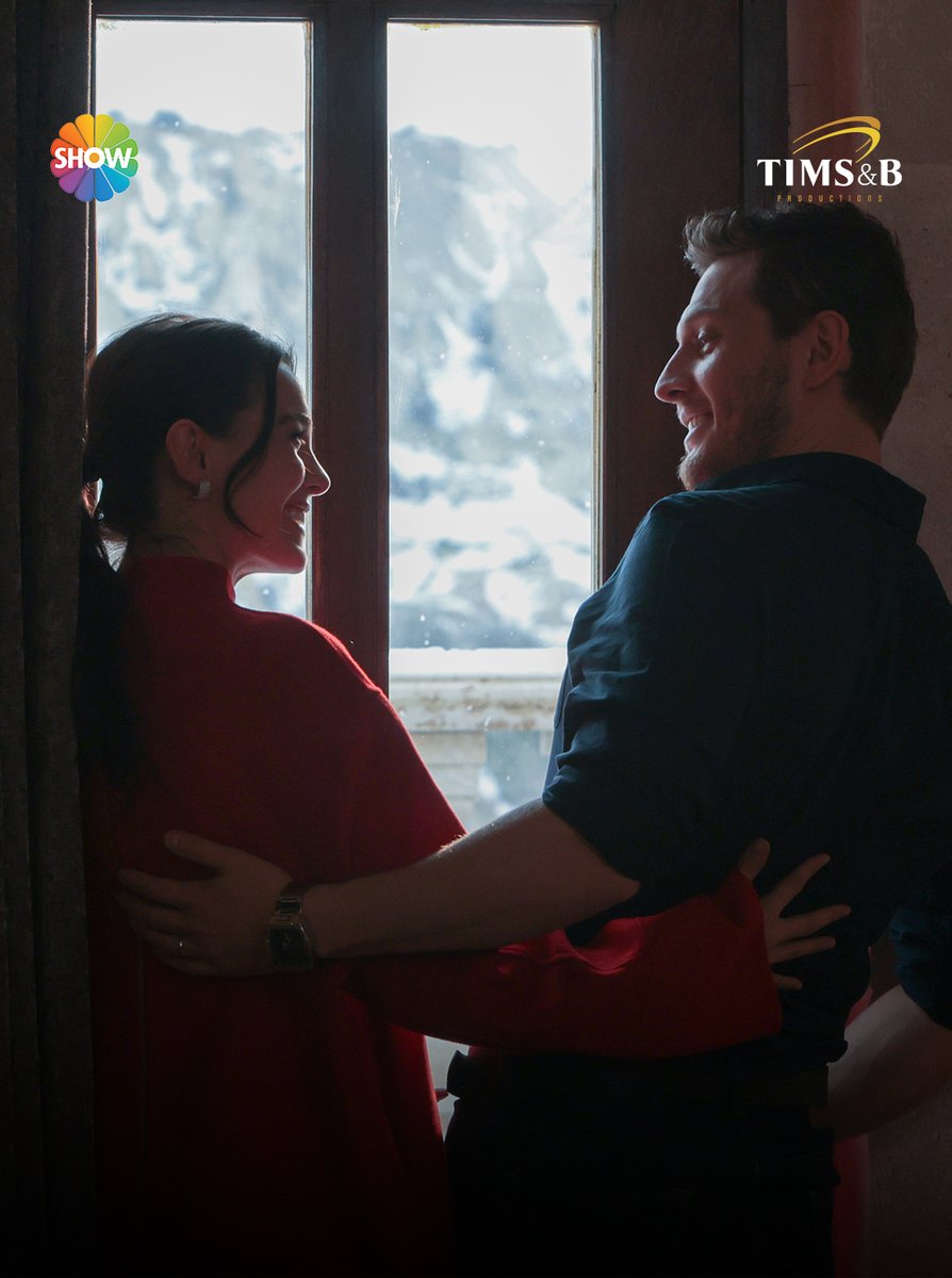 #CihMel’i böyle görmeyi çok özlemişiz. 🖤 #SiyahKalp yeni bölümleriyle her Perşembe 20.00’de Show TV’de! 🖤 @timsandb