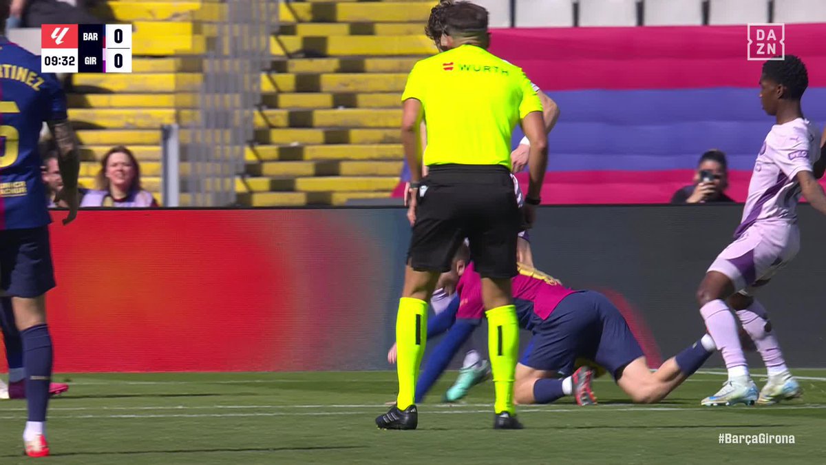 1. Pita falta del Girona fuera del área. 2. El VAR lo revisa y se dan cuenta de que es dentro. 3. Se inventan una falta de Fermín para no tener que pitar el penalty. Adulteración de la competición a través del VAR. El sistema que exigió Florentino.