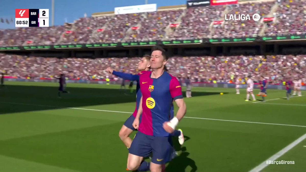 🤜🤛 Robert Lewandowski! #BarçaGirona | #LaLigaHighlights