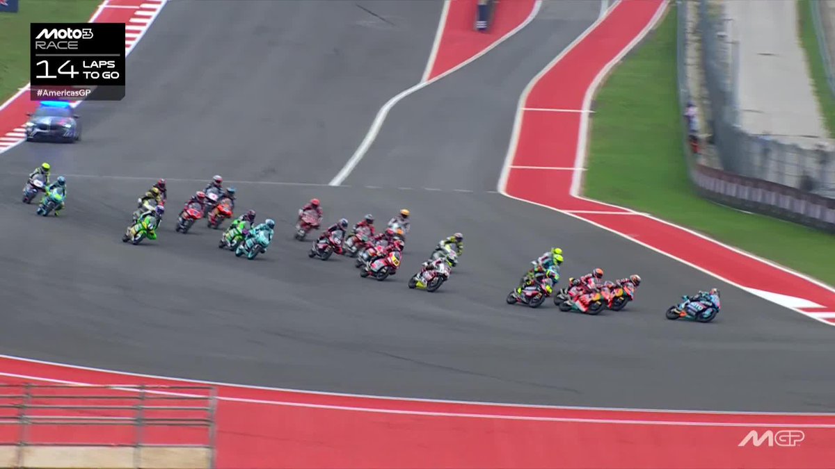 🚥 LIGHTS OUT in #Moto3 🚥 Maximo Quiles gets the holeshot! 🚀 #AmericasGP 🇺🇸