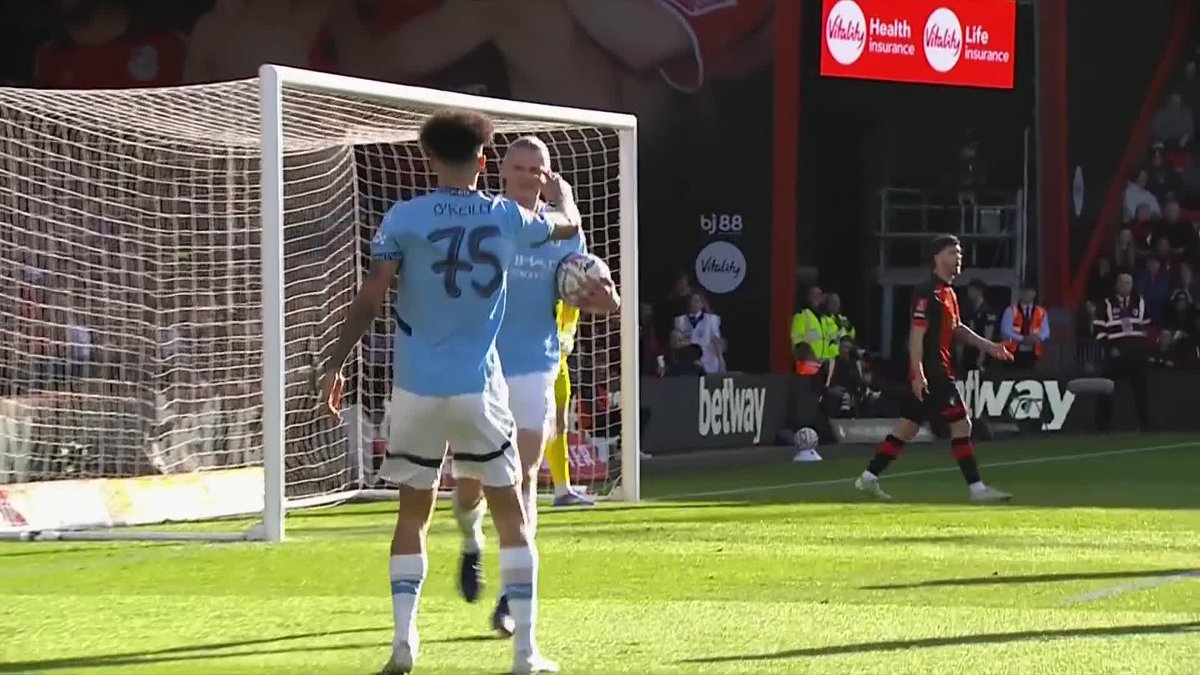 Instant impact from Nico O'Reilly ⚡️ The academy-graduate puts it on a plate for Erling Haaland, who scores for Manchester City 👏 #EmiratesFACup