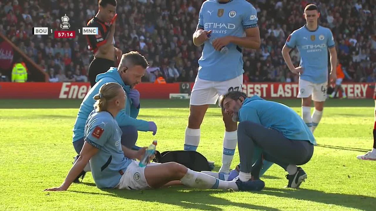 Tras su gol del empate, Haaland dolorido en el Manchester City. ¿Podrá seguir? 📺 Toda la #FACup, por #DisneyPlus Premium