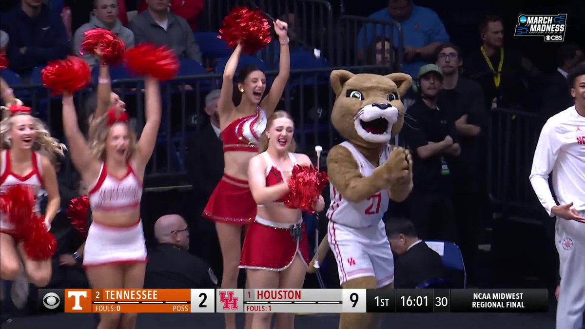 L.J. Cryer with the step-back 3 🔥 Houston Men's Hoops 🏀 🐾