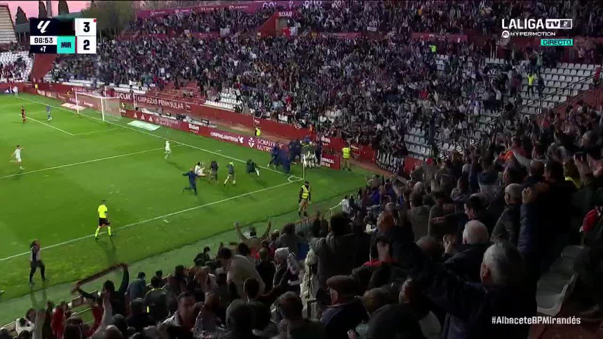 HIGINIO MARÍN PARA LA LOCURA DEL CARLOS BELMONTE 🙌 El Albacete Balompié 🤍 resiste, marca en el 97' y gana con 10 al Mirandés #LALIGAHYPERMOTION