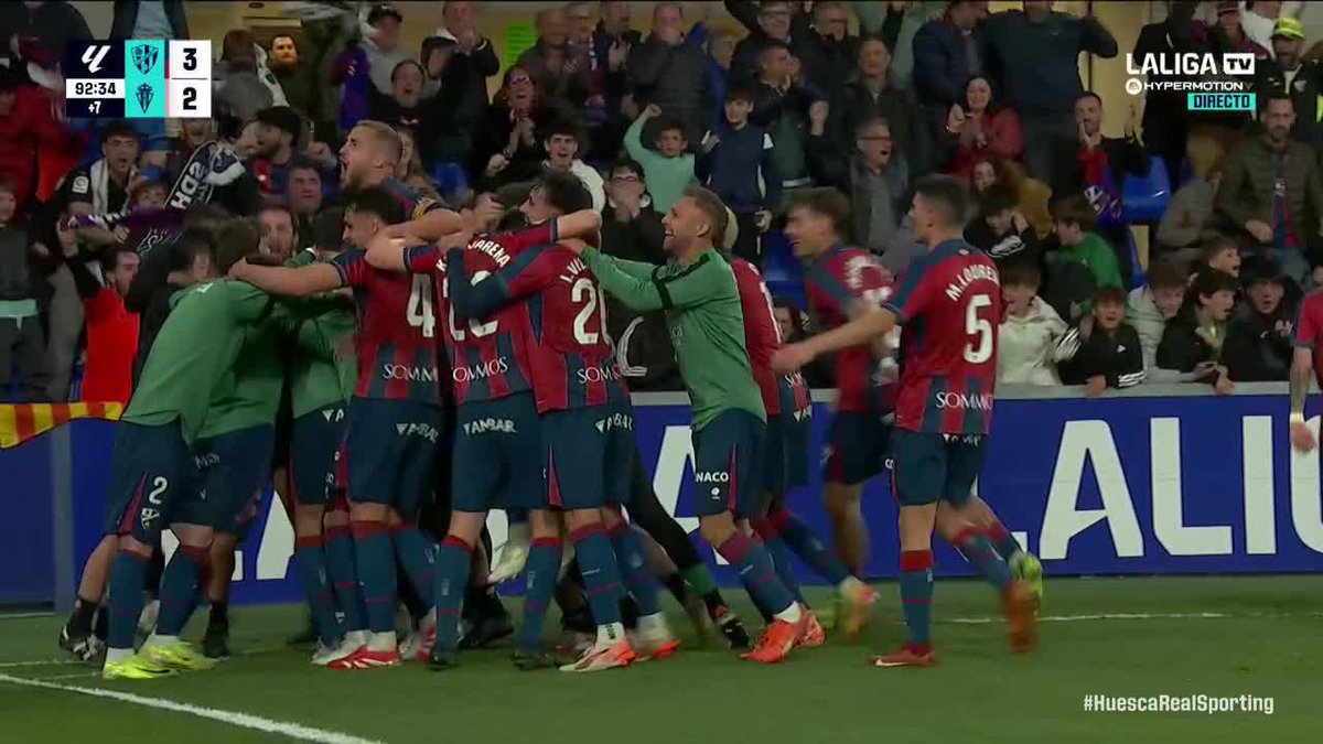 Evidentemente es un año para soñar para la SD Huesca 😍 Evidentemente Jordi Martín le ha pegado con el alma 🚀 #LALIGAHYPERMOTION