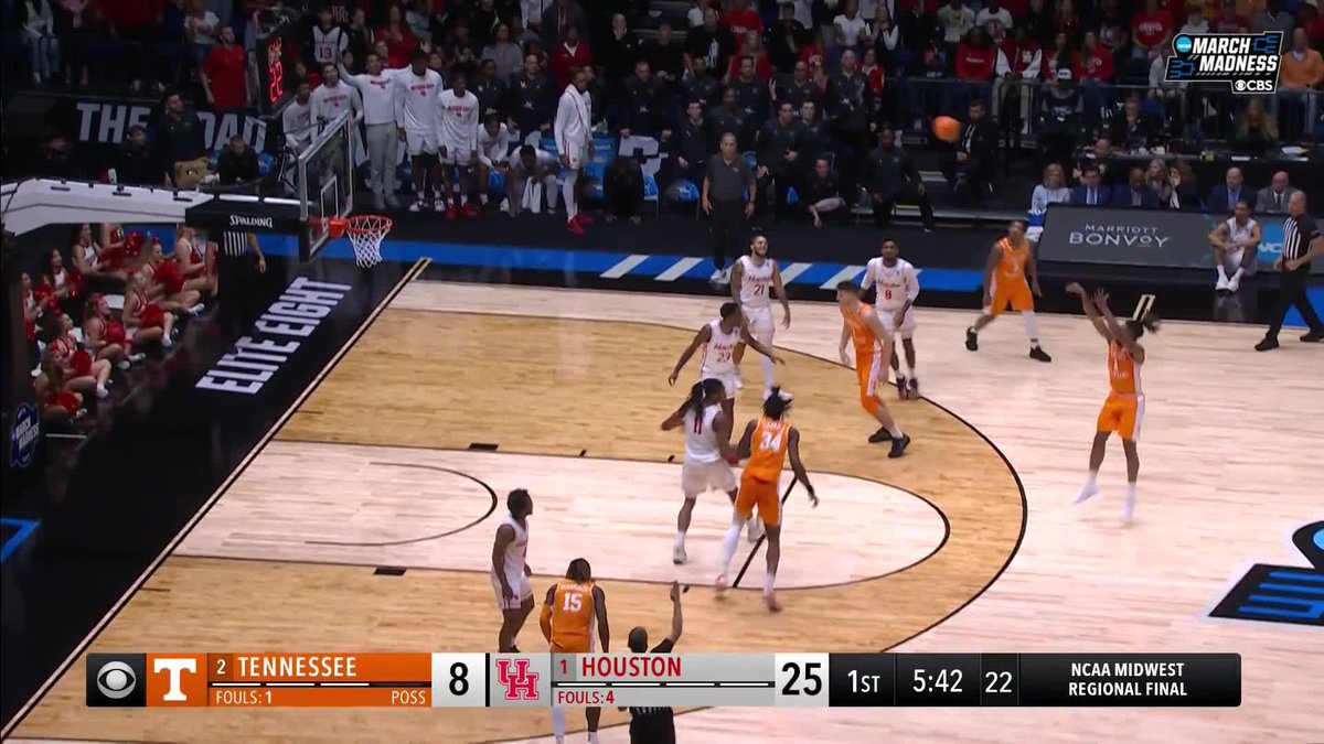 Tennessee is 0/12 from 3 to start this game