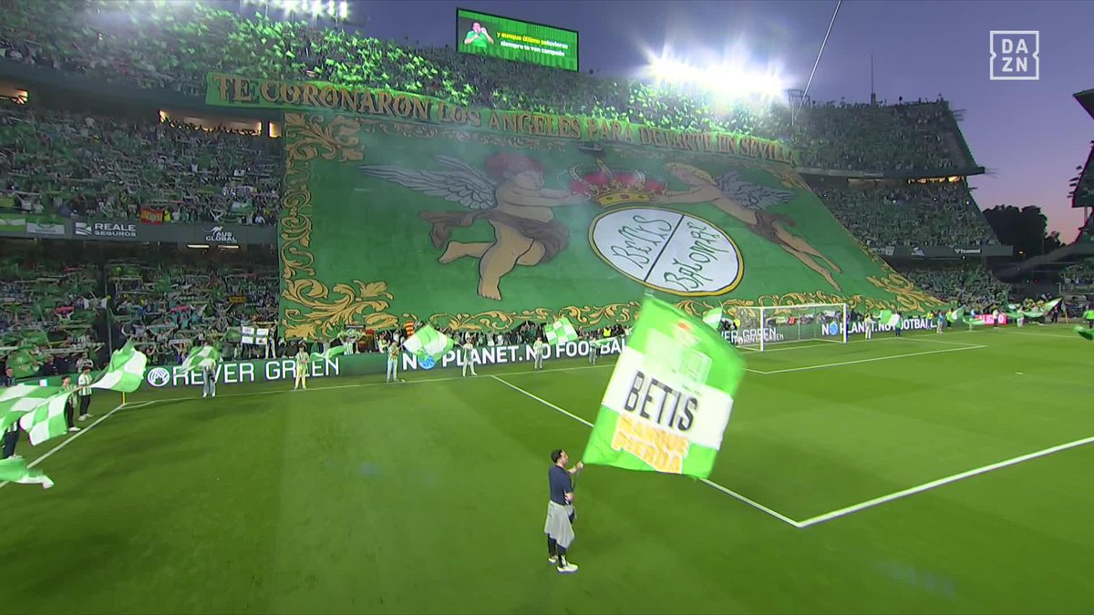 Pone los pelos de punta. Solo escuchen y disfruten porque no es un partido cualquiera… ¡ES EL GRAN DERBI! 🔊 Disfruta de todo el deporte de DAZN desde 14,99€* llamando al 911 829 150 o registrándote aquí 🔗