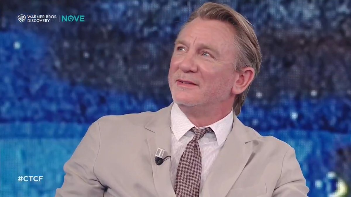 "La Regina è stata incredibile, meravigliosa, si è divertita un sacco. Ha fatto un sacco di battute e ha addirittura improvvisato." Daniel Craig a #CTCF
