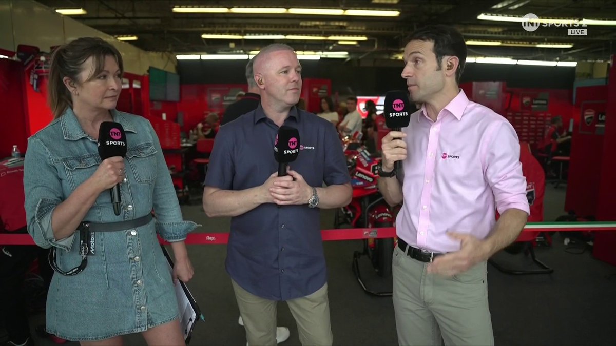 "Making that mistake showed he is vulnerable and told Pecco he is human" 🎙️ Sylvain Guintoli believes this is the start of pendulum swinging towards Bagnaia ⚔️ #MotoGP | #AmericasGP | Live on TNT Sports and Discovery+