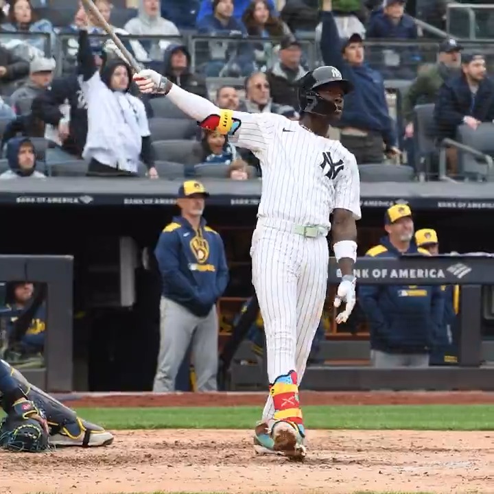 For just the second time in franchise history, the New York Yankees have hit 13 home runs in a 2-game span 😯 (h/t @SlangsonSports)