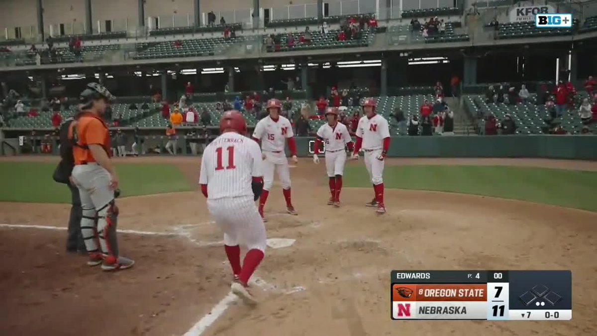PINCH HIT POWER 💪 Max Buettenback delivers in a pinch to extend Nebraska Baseball's lead over No. 8 Oregon State. #B1GBaseball