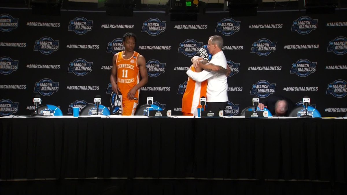 This moment between Zakai Zeigler and Rick Barnes ❤️ #MarchMadness