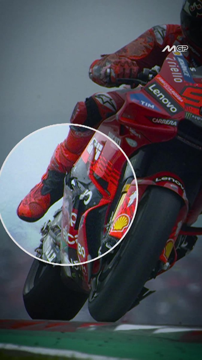 Post-crash aftermath: Marc Márquez was riding with one leg out and no footpeg ⚠️ #AmericasGP 🇺🇸