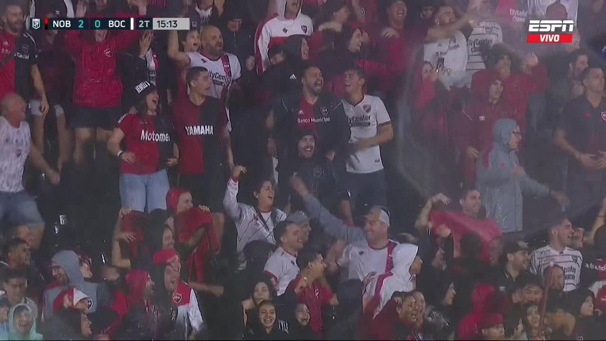 DELIRIO DE LOS HINCHAS DE NEWELL´S BAJO EL DILUVIO EN EL COLOSO. 📺 ESPN Premium | Suscribite al Pack Fútbol en