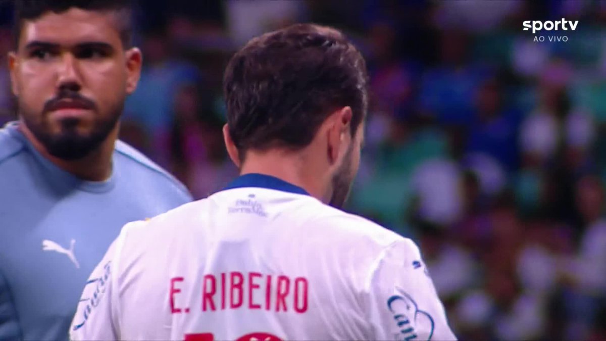 O lance da expulsão de Everton Ribeiro em Bahia x Corinthians. 🎥 sportv | ge