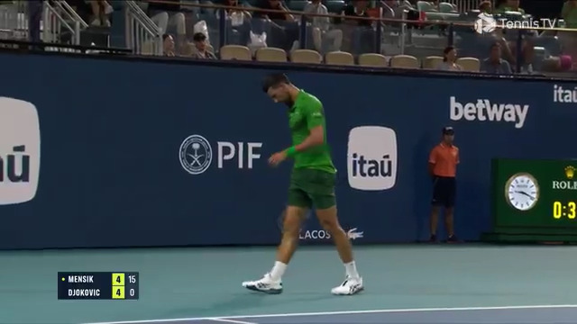 Novak down the line! 👏