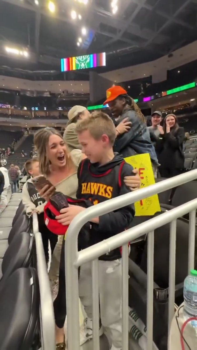 Made a fan’s night on the way out ❣️🥶