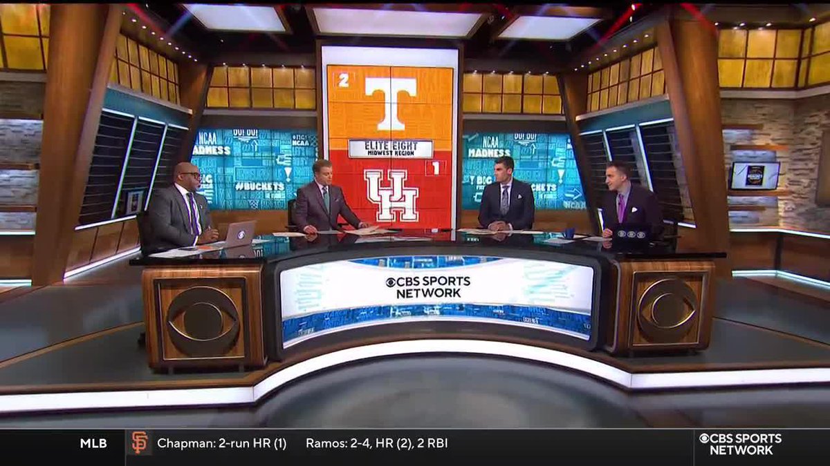 "I think they're [Duke] going to win by double-digits." Wally Szczerbiak made a bold prediction ahead of Duke (1) vs. Houston (1)