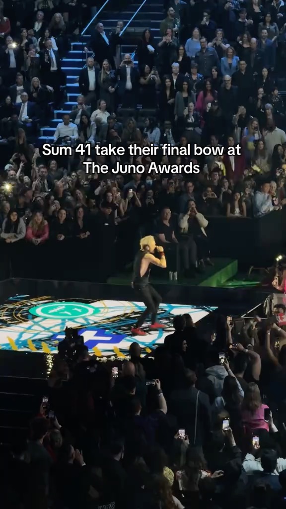 Will be replaying this moment forever! Sum 41 took the stage tonight for the last time at the #JUNOs and made it an unforgettable night! ✨ 🎸 #sum41 #sum41performance #canadianmusic