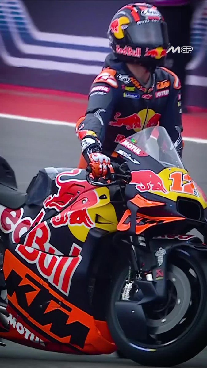 What a nightmare for BatMav's 250th GP start 😭💔 #AmericasGP 🇺🇸