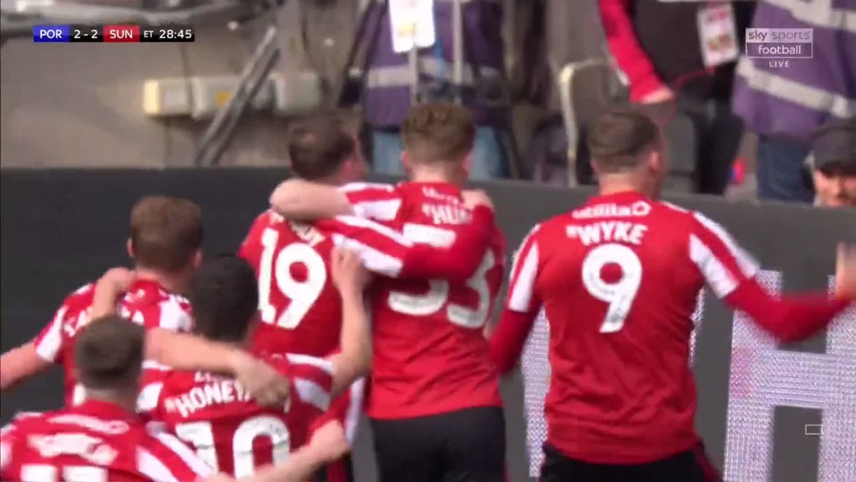 "Wembley shakes to the sound of Sunderland joy..." 🔥 "And believe me, this place is shaking!" 🤌 #OnThisDay | #SAFC