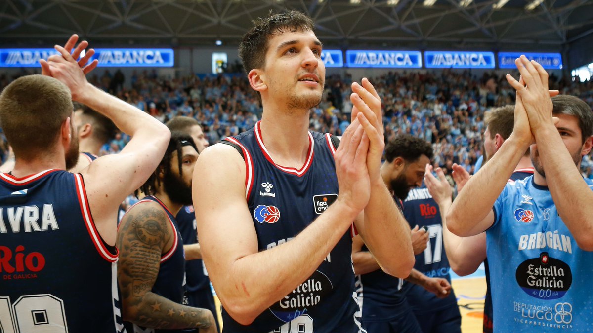 TONI NAKIC, determinante en el triunfo y la exhibición triplista breoganista 🎯 📊 El croata terminó con 2⃣0⃣ puntos, 4⃣ triples y 2⃣5⃣ de valoración en la victoria de Río Río Breogán ante Kosner Baskonia #LigaEndesa | #ConectaConTuPasion