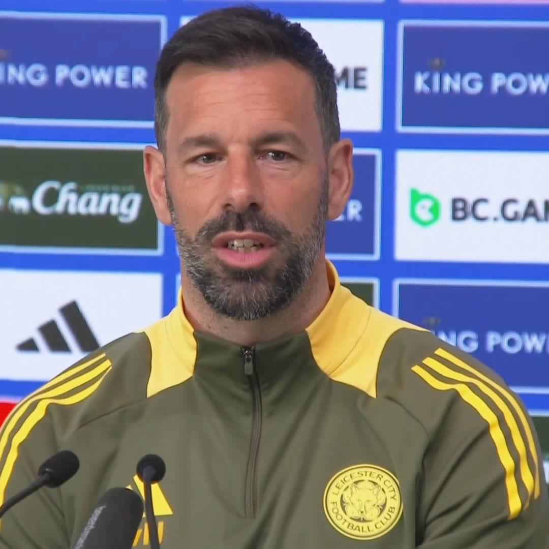 "He's the best striker in the league for me." Ruud van Nistelrooy heaps praise on Erling Haaland 🎙️
