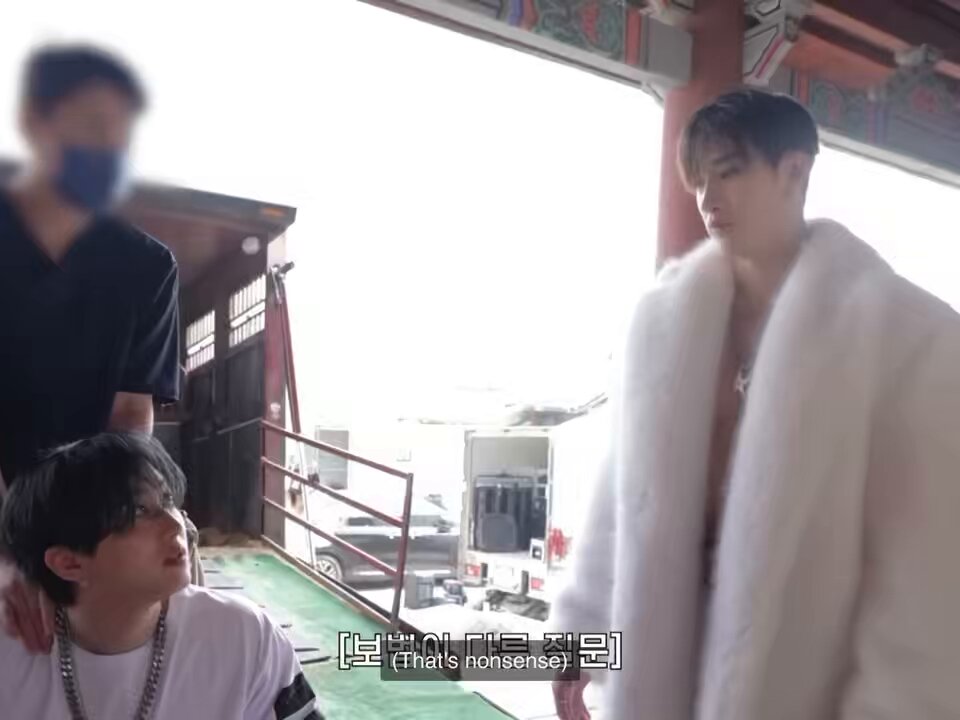 chan nerding out in THIS fit is the most chan thing to do. i love him so bad it’s crazy