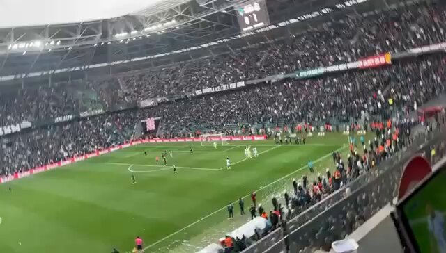 ⚠️ Bu tarz sahnelere tekrar tanıklık etmememiz için gol yedikten sonra lütfen susmayınız, yanınızda susan varsa uyarınız. Hodri Meydan