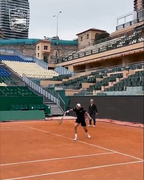 Holger finding his feet again on Court Rainier III 👋 Holger Rune #RolexMonteCarloMasters