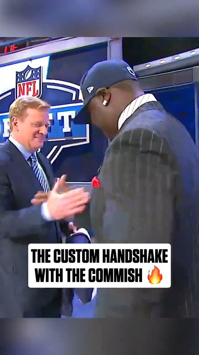 That was smooth, KINGMEL 🤝 📺: 2025 #NFLDraft – April 24-26 on NFLN/ESPN/ABC 📱: Stream on NFL+