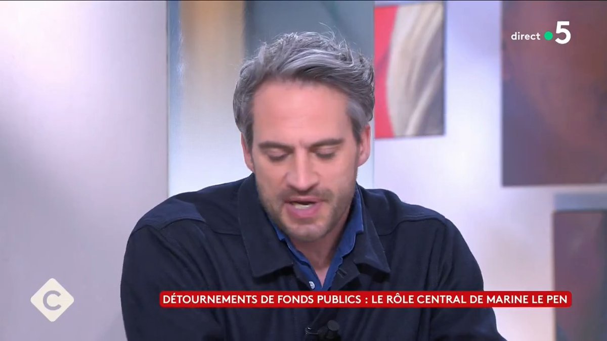 De quoi est reconnue coupable Marine Le Pen ? « De détournement de fonds publics pour un système organisé qui a duré 12 ans, impliquant 40 emplois fictifs et 4,4 millions d'euros, en violation totale des règles du Parlement. » Les explications de Tristan Berteloot #CàVous ⬇️