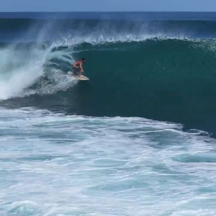 One good set at Uluwatu, Bali. #surf #indonesia #bali #globalzoo