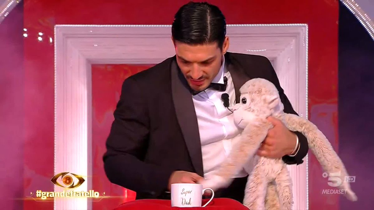 Lorenzo, mamma Cristina e papà Armando saranno sempre al tuo fianco 🫶🏻 #GrandeFratello