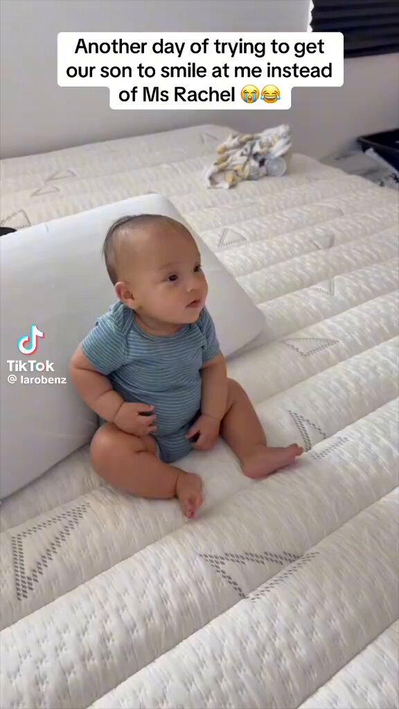 Hijacking the video! Yet Ms. Rachel wins again 😂 sorry Dada!