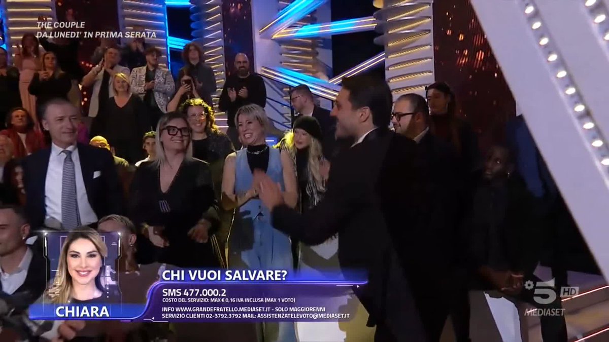 Lorenzo fa il suo ingresso in studio! ✨ #GrandeFratello